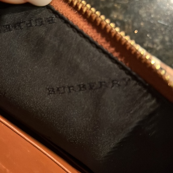 Burberry crossbody - Picture 10 of 17